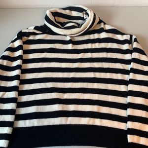 Zara Knit black/white turtleneck - Large